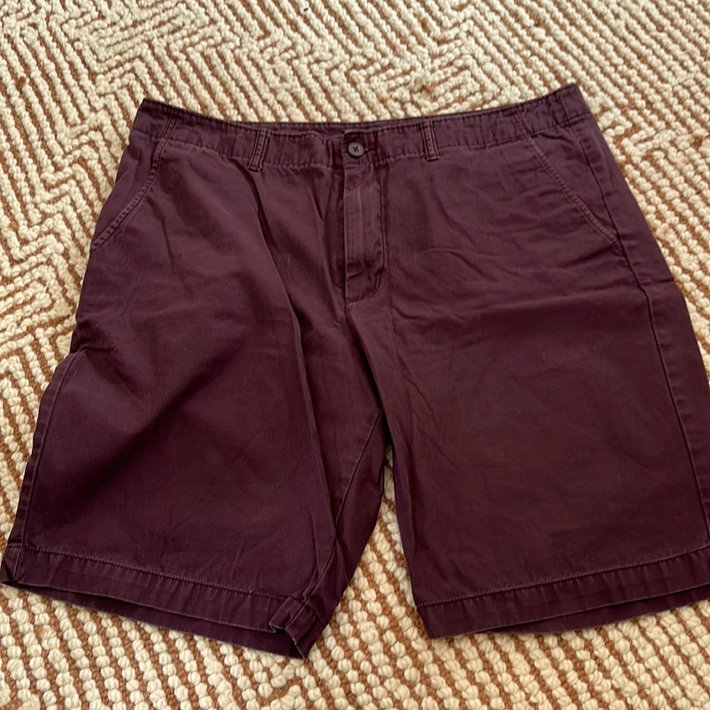 Men’s old navy khaki shorts size 38
